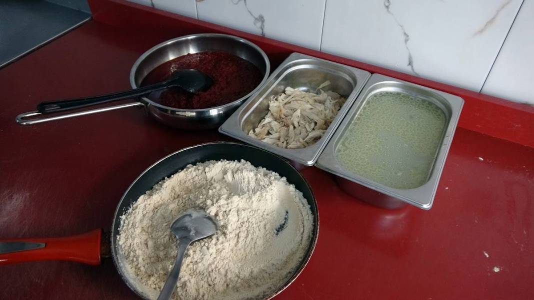 Yutulan çorba olur mu? Evet, Türkiye'de olur! Bu yöresel çorbayı ilk kez görenler şaşıp kalıyor 13